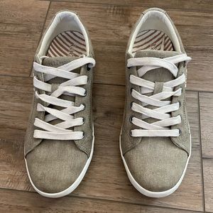Taos Canvas Sneakers